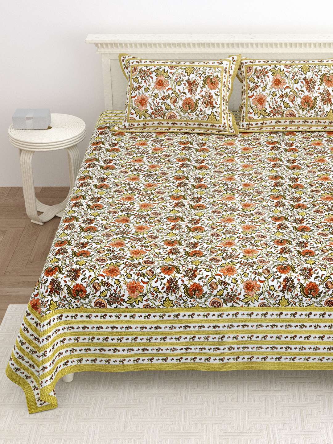100% Pure Cotton Traditional Printed Bedsheet for Double Bed King Size Bedsheet with 2 Pillow Covers