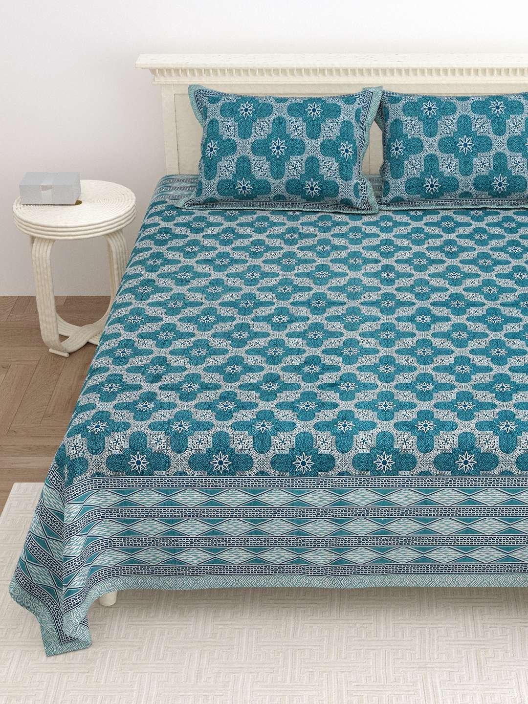 100% Pure Cotton Traditional Printed Bedsheet for Double Bed King Size Bedsheet with 2 Pillow Covers