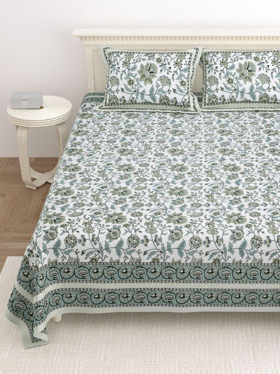 100% Pure Cotton Traditional Printed Bedsheet for Double Bed King Size Bedsheet with 2 Pillow Covers