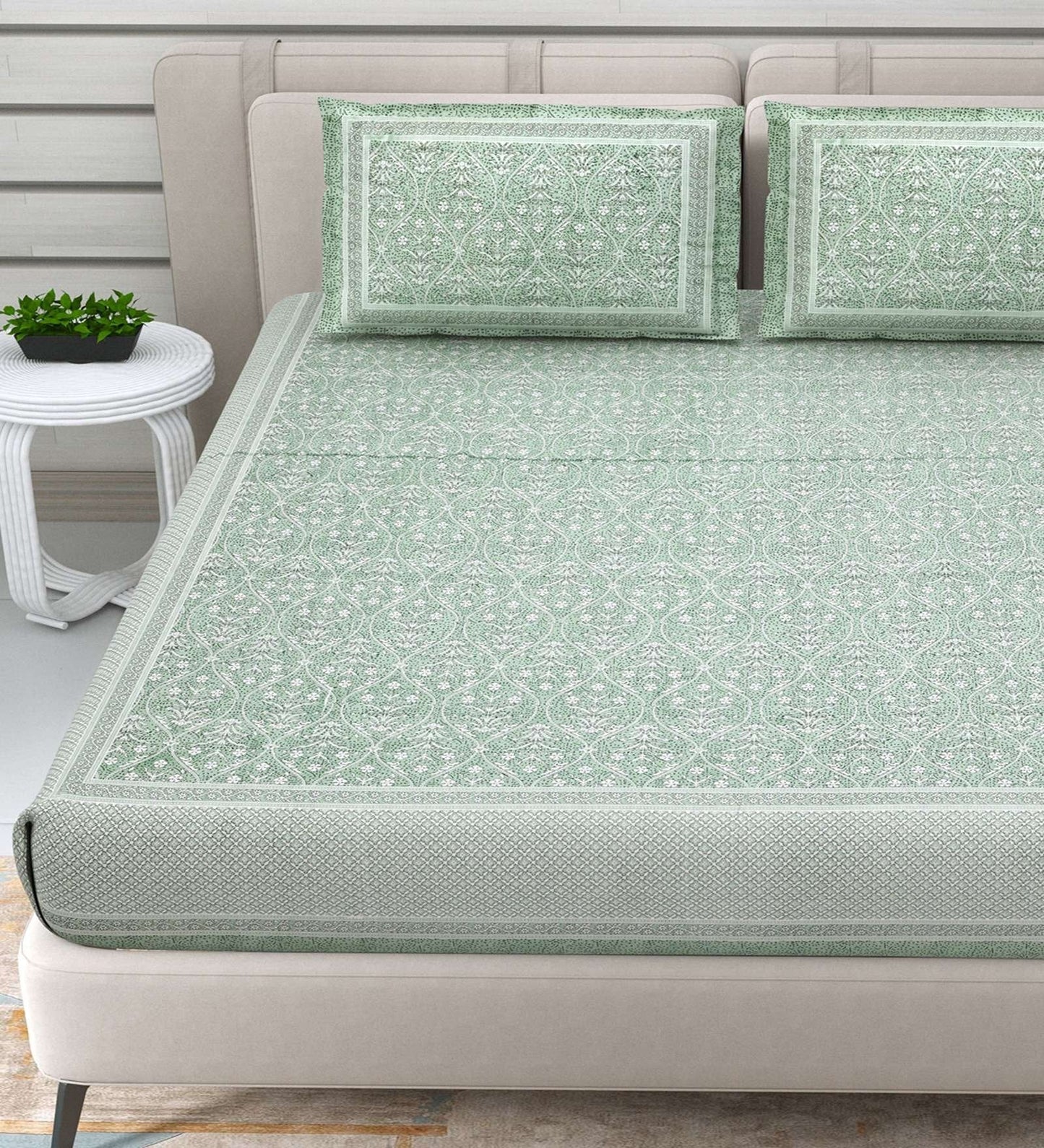 100% Pure Cotton Traditional Printed Bedsheet for Double Bed King Size Bedsheet with 2 Pillow Covers