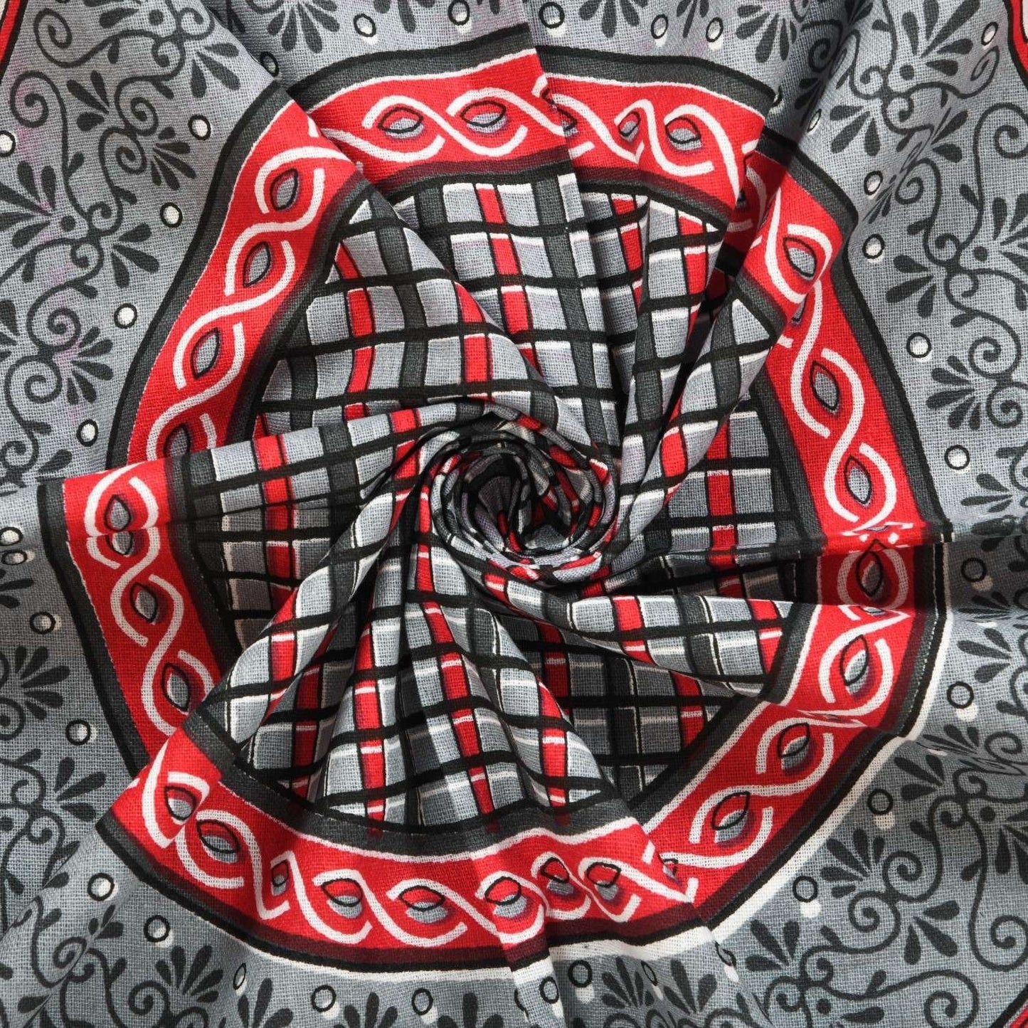 100% Pure Cotton Traditional Printed Bedsheet for Double Bed King Size Bedsheet with 2 Pillow Covers