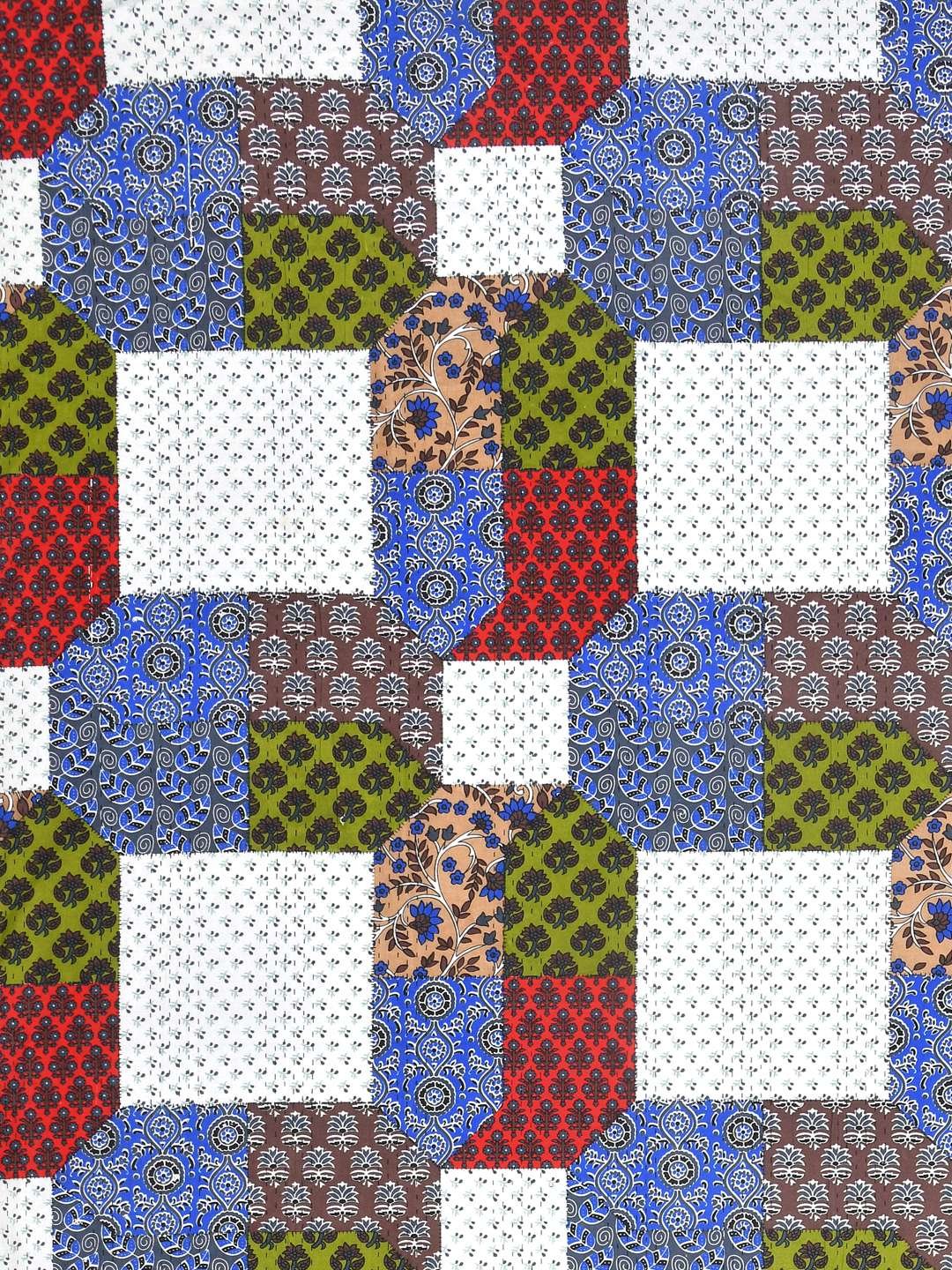 100% Pure Cotton Traditional Printed Bedsheet for Double Bed King Size Bedsheet with 2 Pillow Covers