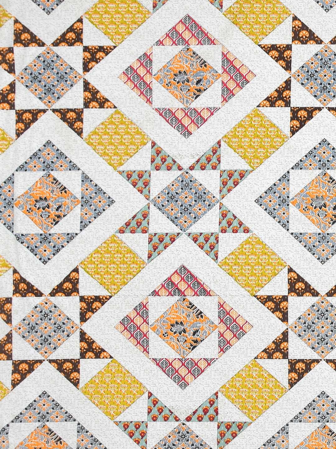 100% Pure Cotton Traditional Printed Bedsheet for Double Bed King Size Bedsheet with 2 Pillow Covers