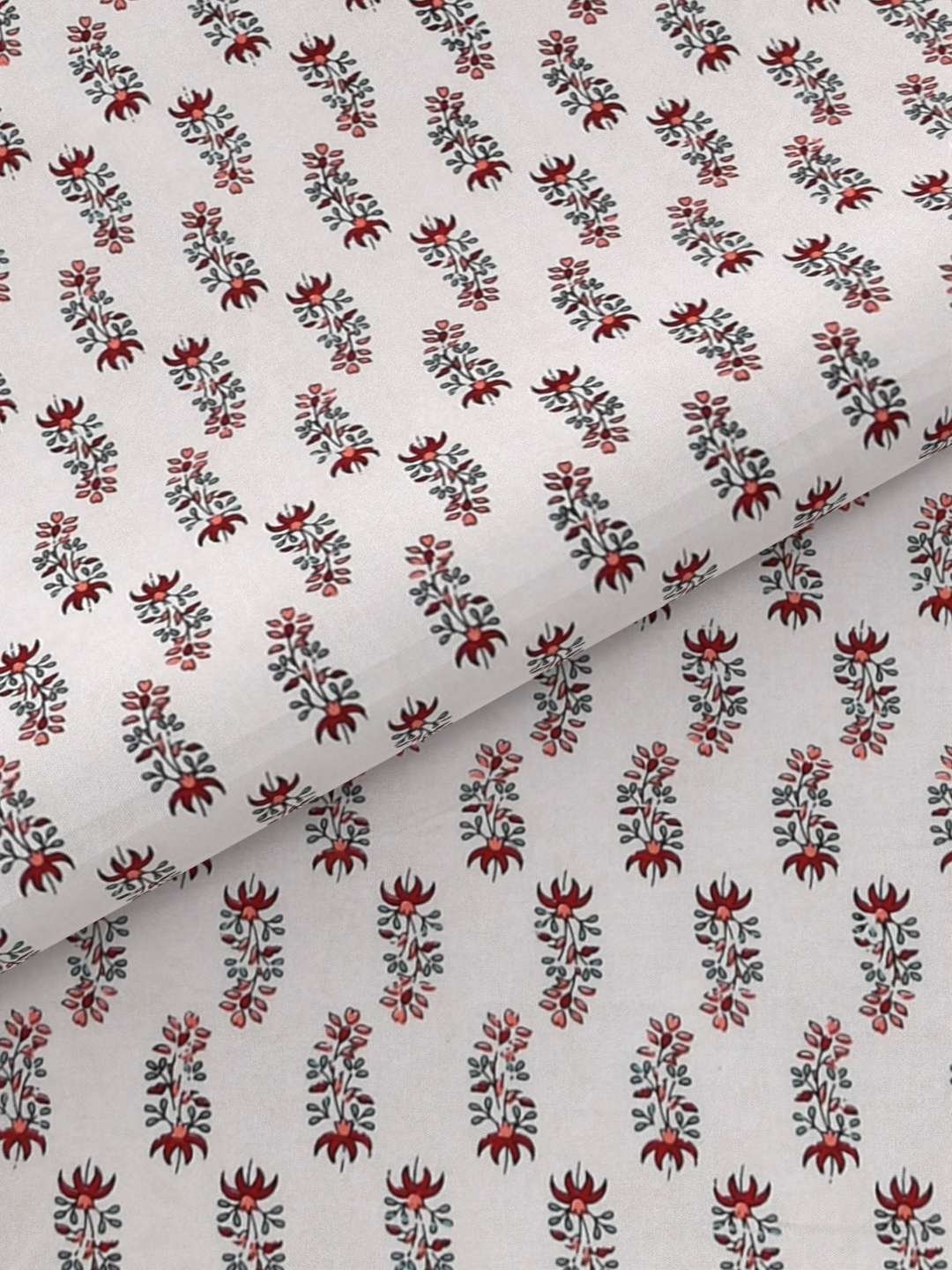 100% Pure Cotton Traditional Printed Bedsheet for Double Bed King Size Bedsheet with 2 Pillow Covers