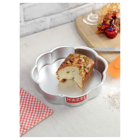 Hazel Aluminium Flower Shape Cake Mould Silver 7.5 Inch