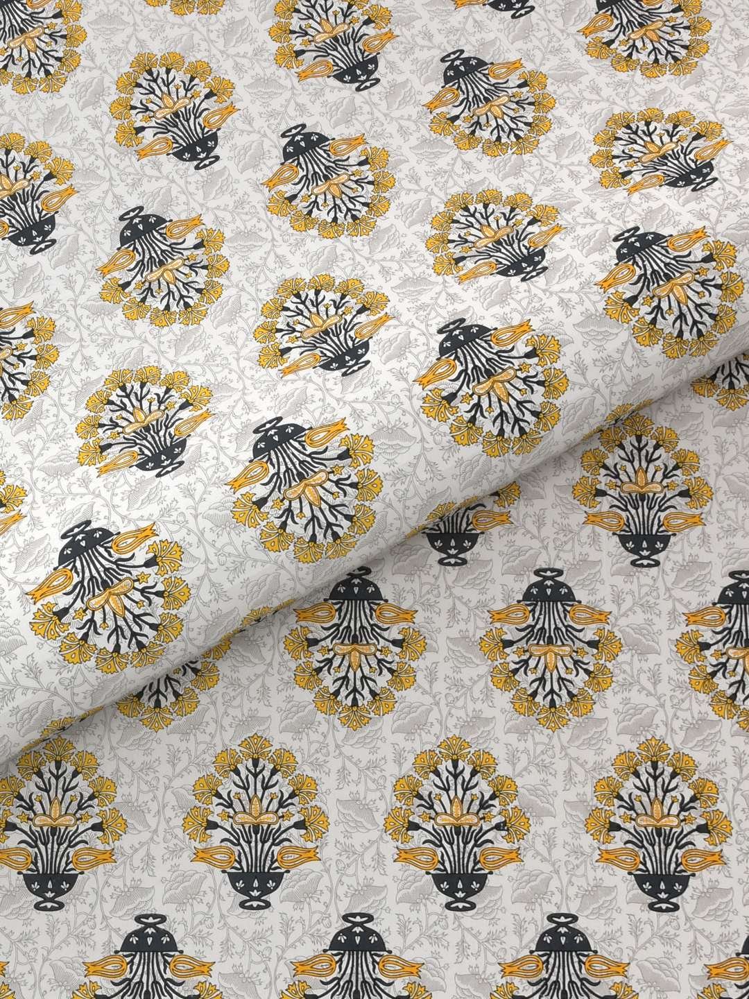 100% Pure Cotton Traditional Printed Bedsheet for Double Bed King Size Bedsheet with 2 Pillow Covers