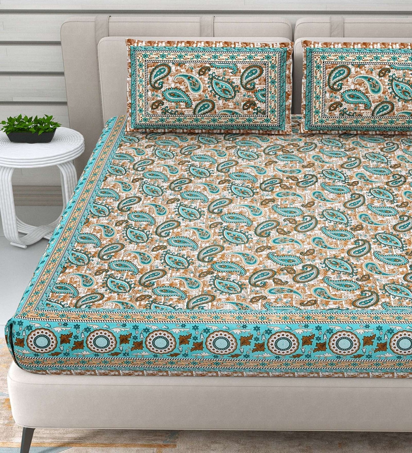 100% Pure Cotton Traditional Printed Bedsheet for Double Bed King Size Bedsheet with 2 Pillow Covers