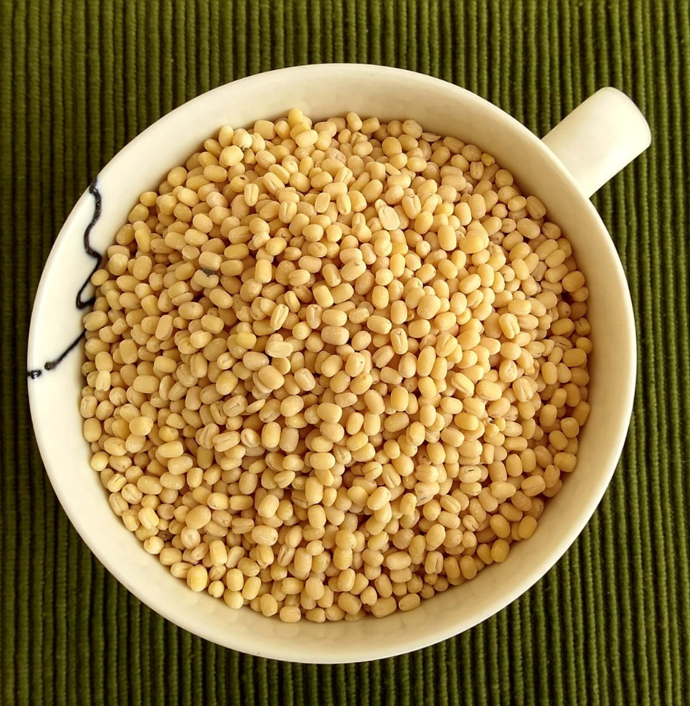 Urad (Whole) without Skin
