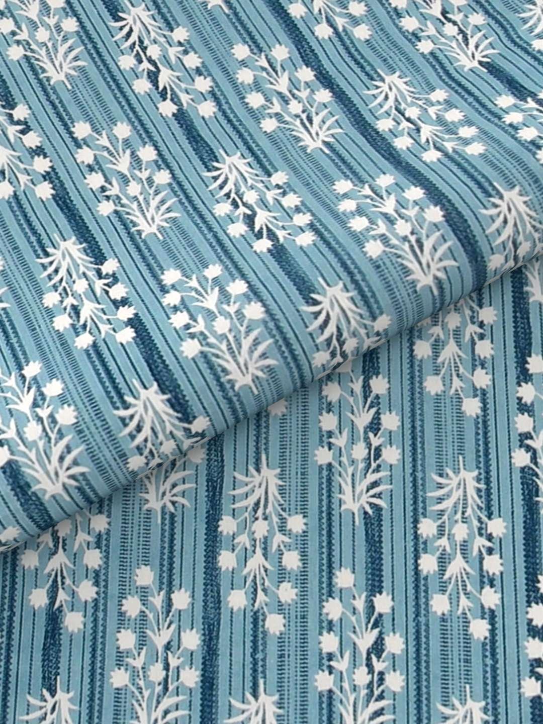 100% Pure Cotton Traditional Printed Bedsheet for Double Bed King Size Bedsheet with 2 Pillow Covers