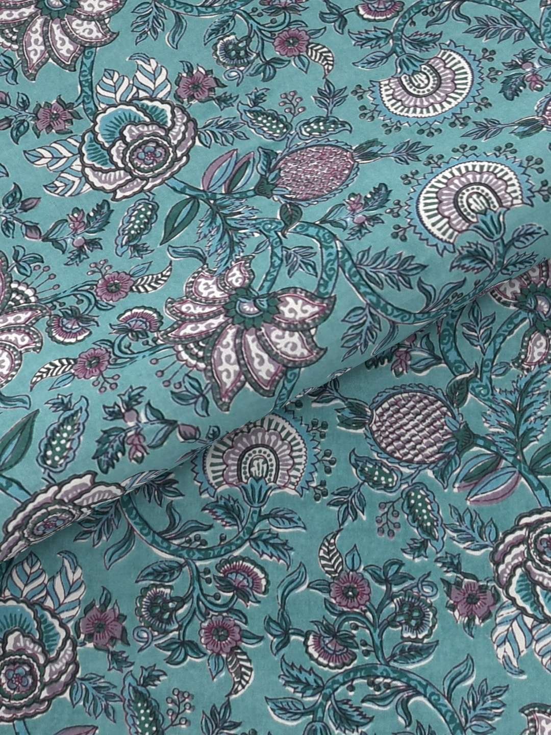 100% Pure Cotton Traditional Printed Bedsheet for Double Bed King Size Bedsheet with 2 Pillow Covers