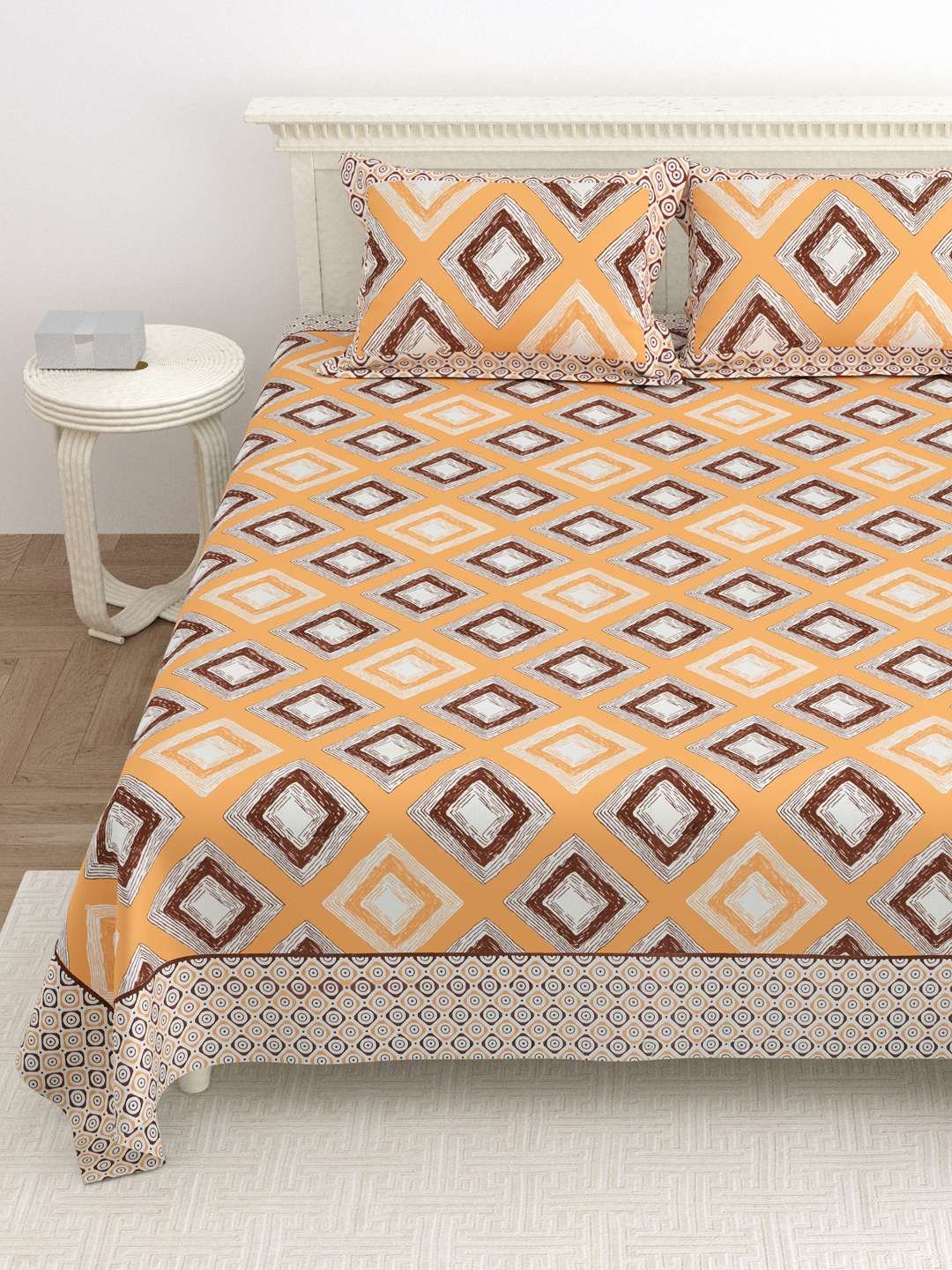 100% Pure Cotton Traditional Printed Bedsheet for Double Bed King Size Bedsheet with 2 Pillow Covers
