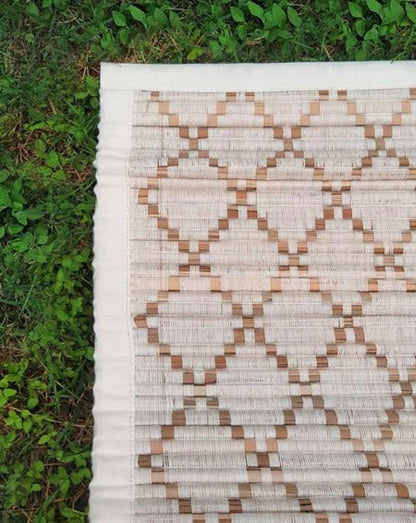 Madhurya Diamond Pattern Sambu Grass Yoga Mat