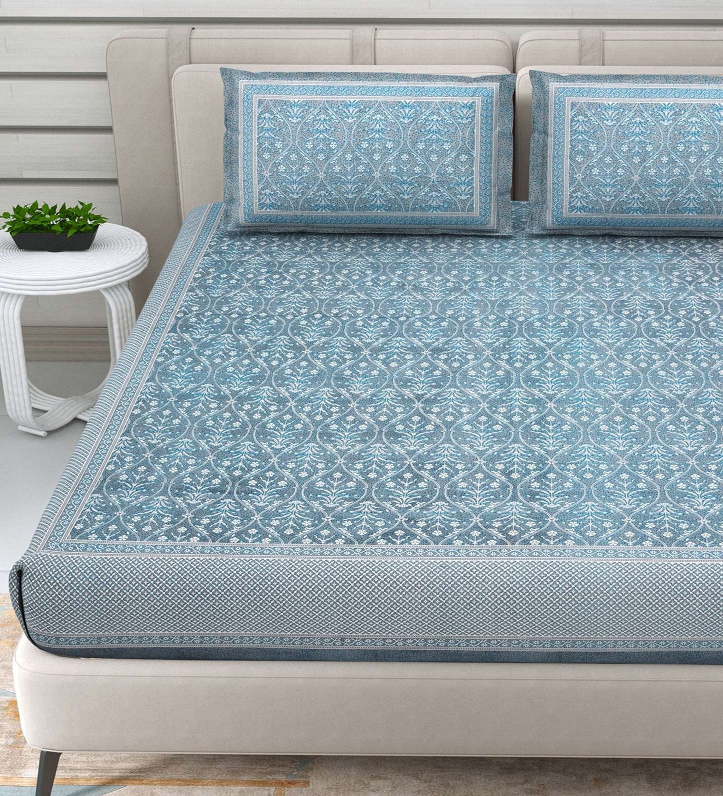 100% Pure Cotton Traditional Printed Bedsheet for Double Bed King Size Bedsheet with 2 Pillow Covers