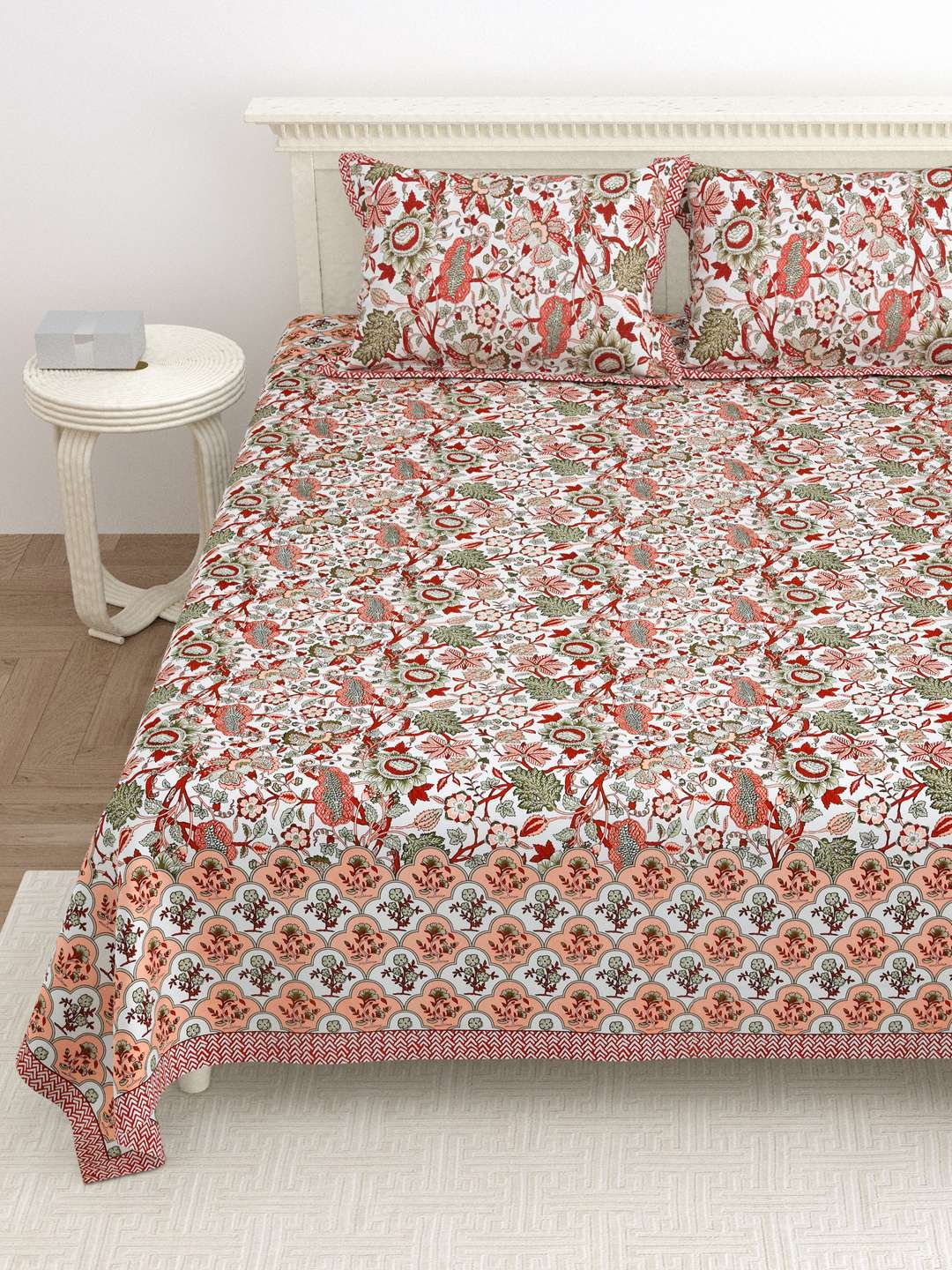 100% Pure Cotton Traditional Printed Bedsheet for Double Bed King Size Bedsheet with 2 Pillow Covers