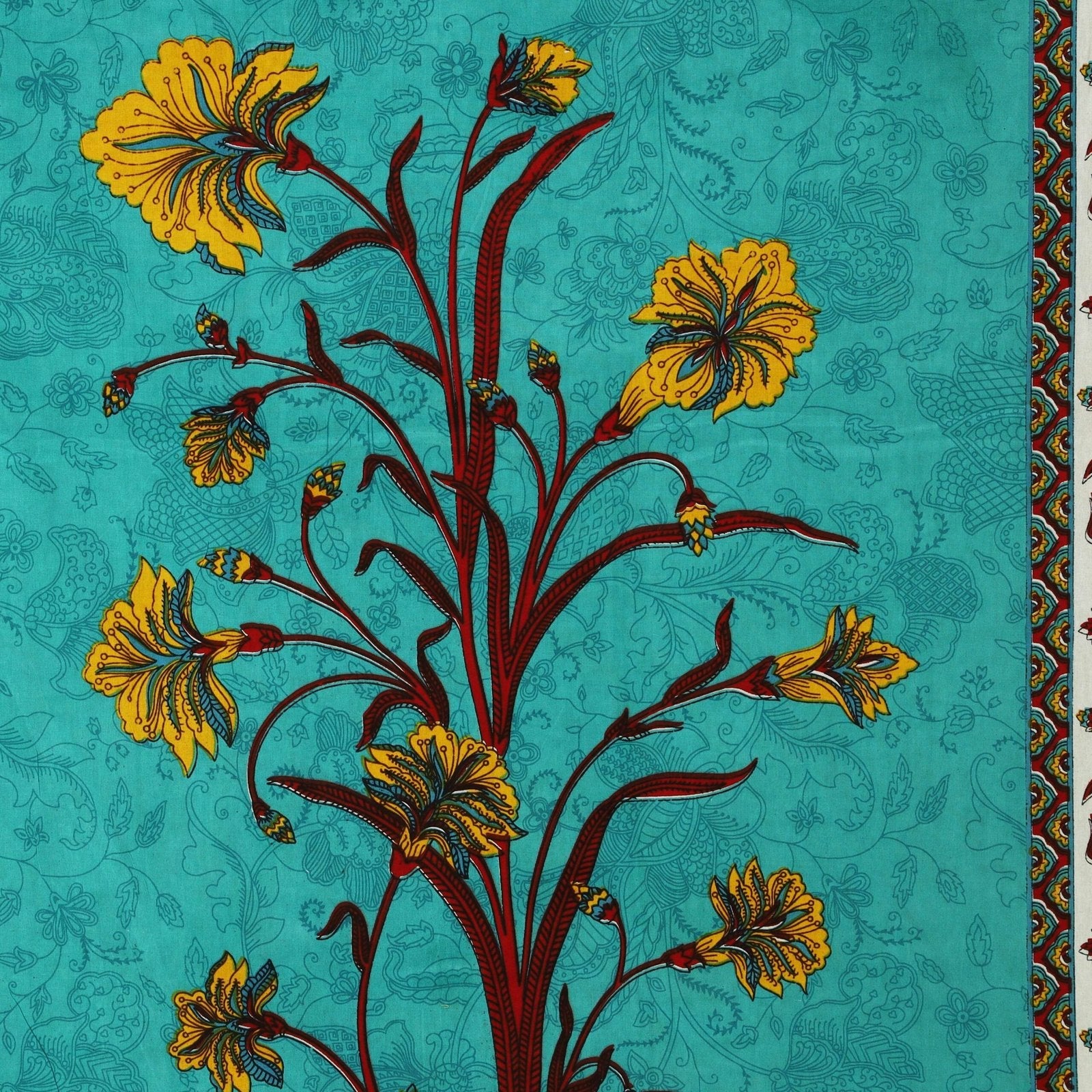 100% Pure Cotton Traditional Printed Bedsheet for Double Bed King Size Bedsheet with 2 Pillow Covers