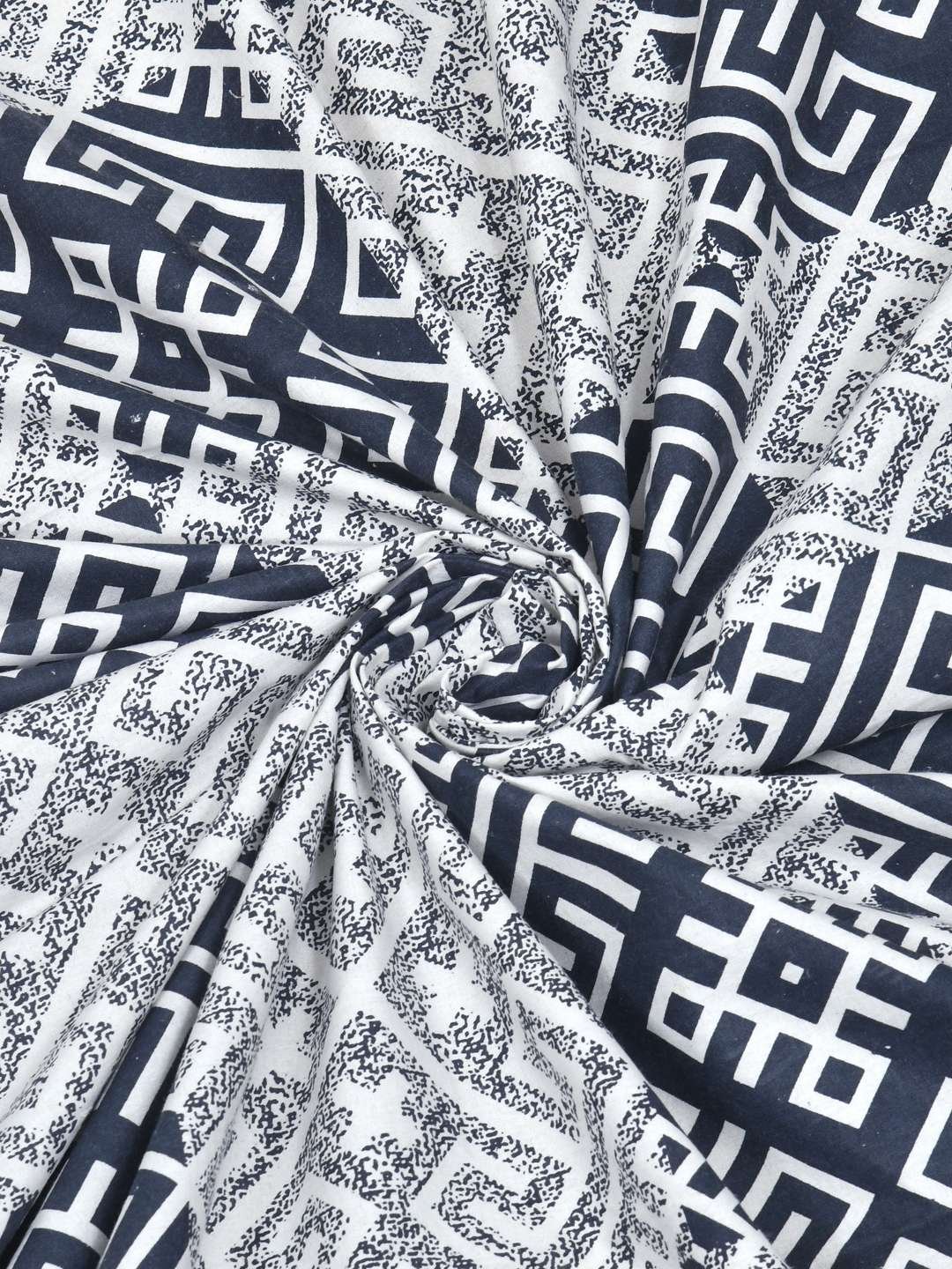 100% Pure Cotton Traditional Printed Bedsheet for Double Bed King Size Bedsheet with 2 Pillow Covers
