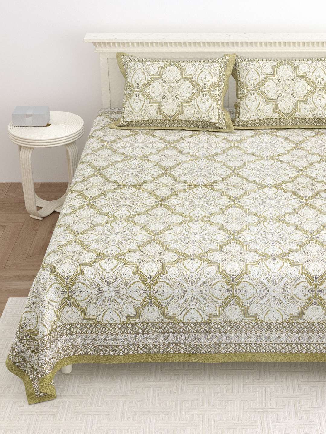 100% Pure Cotton Traditional Printed Bedsheet for Double Bed King Size Bedsheet with 2 Pillow Covers