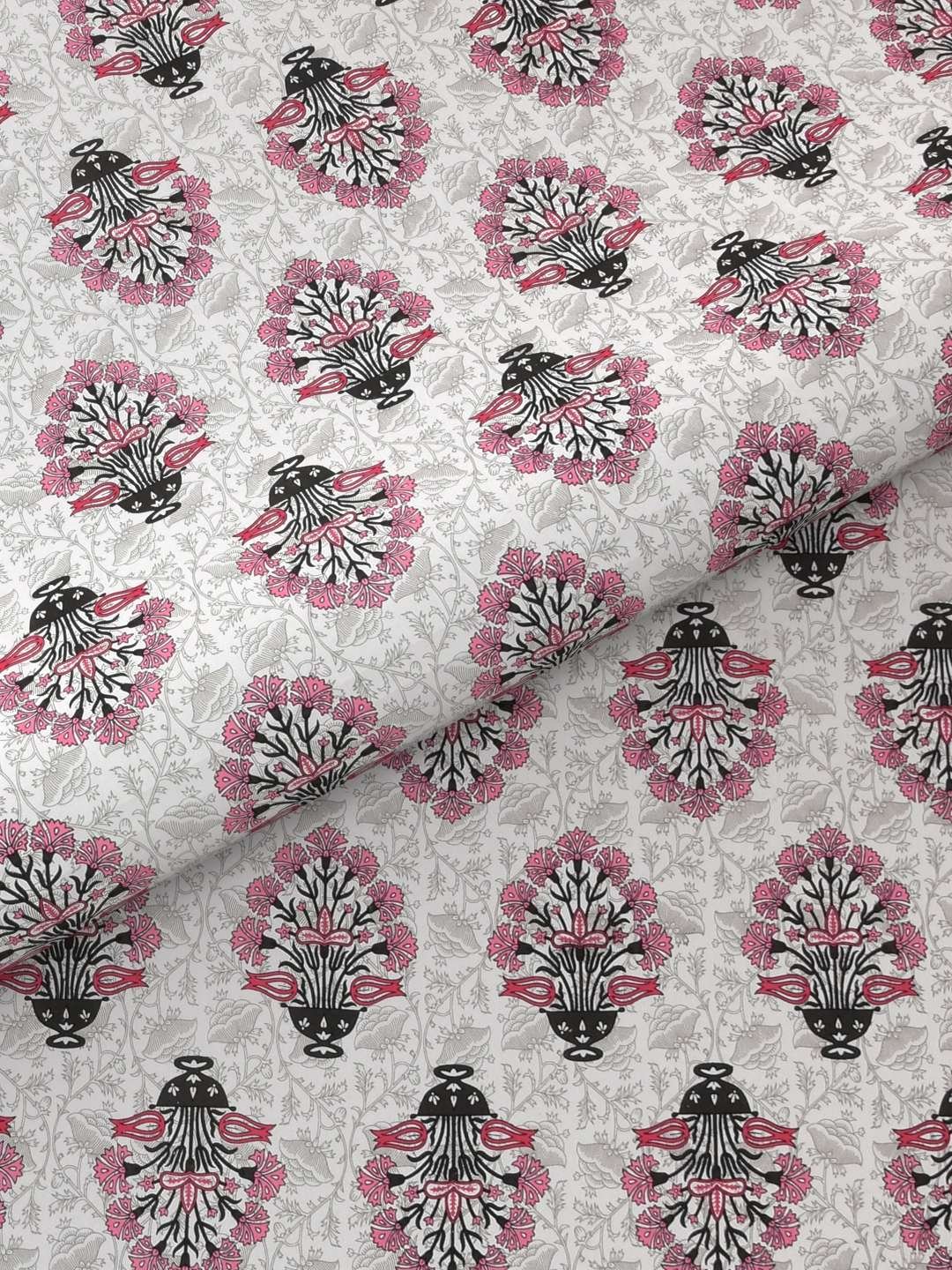 100% Pure Cotton Traditional Printed Bedsheet for Double Bed King Size Bedsheet with 2 Pillow Covers