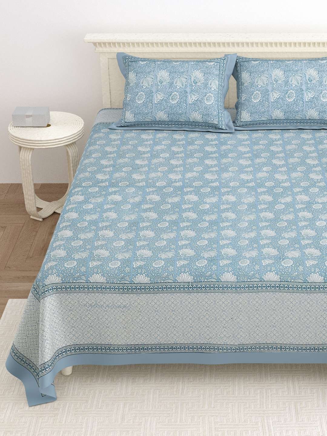 100% Pure Cotton Traditional Printed Bedsheet for Double Bed King Size Bedsheet with 2 Pillow Covers