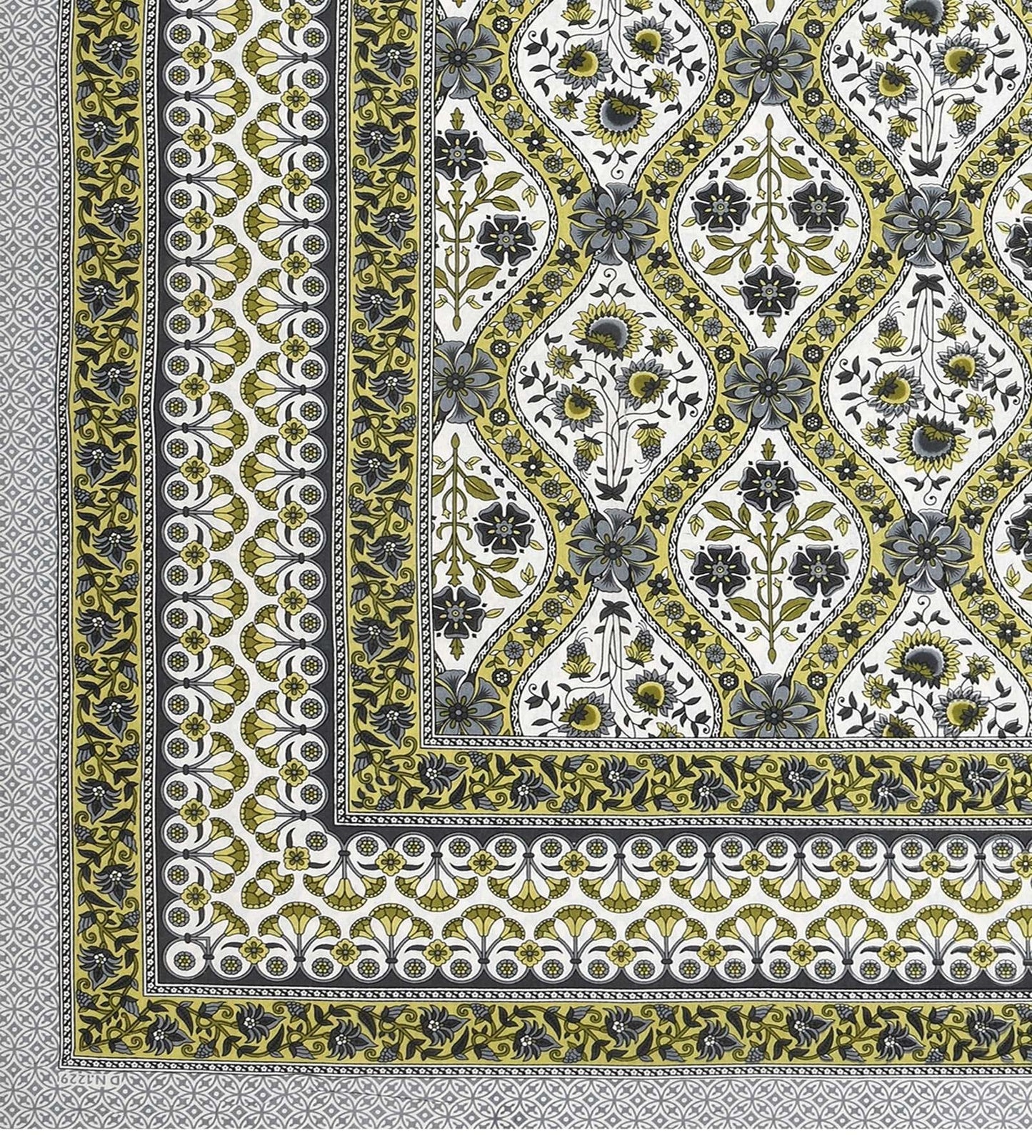 100% Pure Cotton Traditional Printed Bedsheet for Double Bed King Size Bedsheet with 2 Pillow Covers